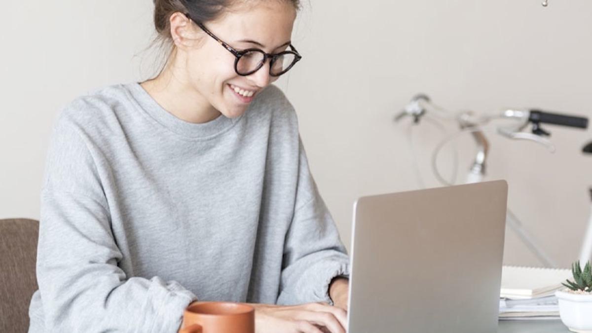 Öğretmenlerin Ders Anlatırken İşlerine Fazlasıyla Yarayacak Online Eğitim Araçları