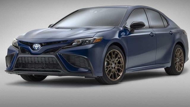 40. Yıl Özel 2023 Model Toyota Camry NSE Tanıtıldı: Passat Kadar Şık, Civic Kadar Sportif...