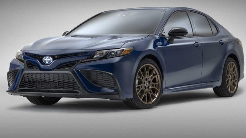40. Yıl Özel 2023 Model Toyota Camry NSE Tanıtıldı: Passat Kadar Şık, Civic Kadar Sportif...