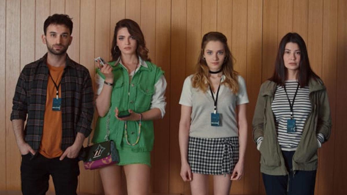 X ve Z Kuşağının Çarpışmasını Anlatacak ’Kuş Uçuşu’ Dizisinden İlk Görüntüler Paylaşıldı!