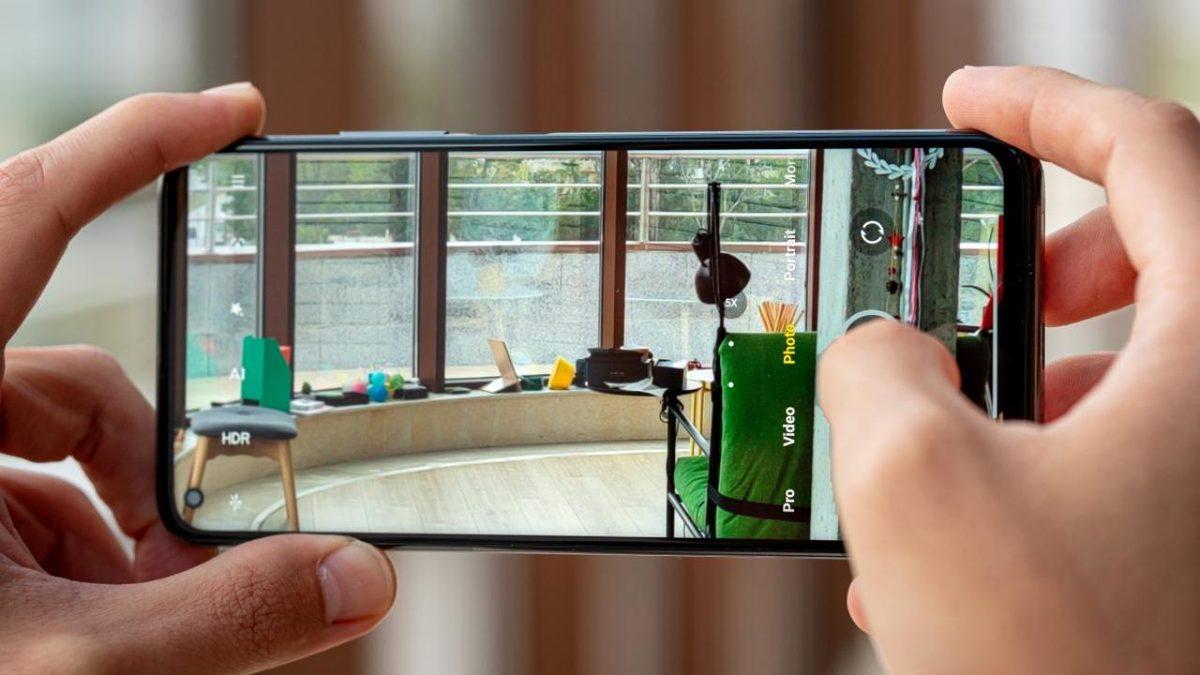 Hangisini Satın Almak Daha Mantıklı? Samsung Galaxy S20 FE ile Xiaomi Mi 10T’yi Karşılaştırdık