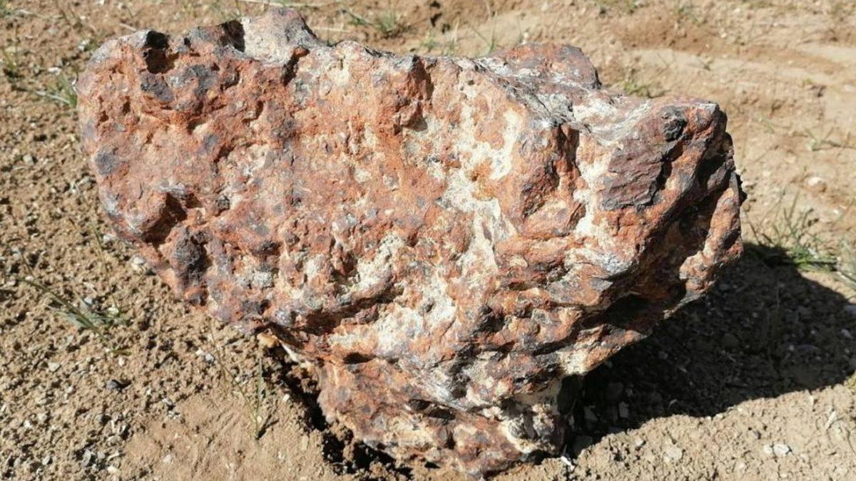 Çorumlu Çiftçi, 2 Yıl Önce Tarlasında Bulduğu Gök Taşını 180 Bin Dolara Sattı