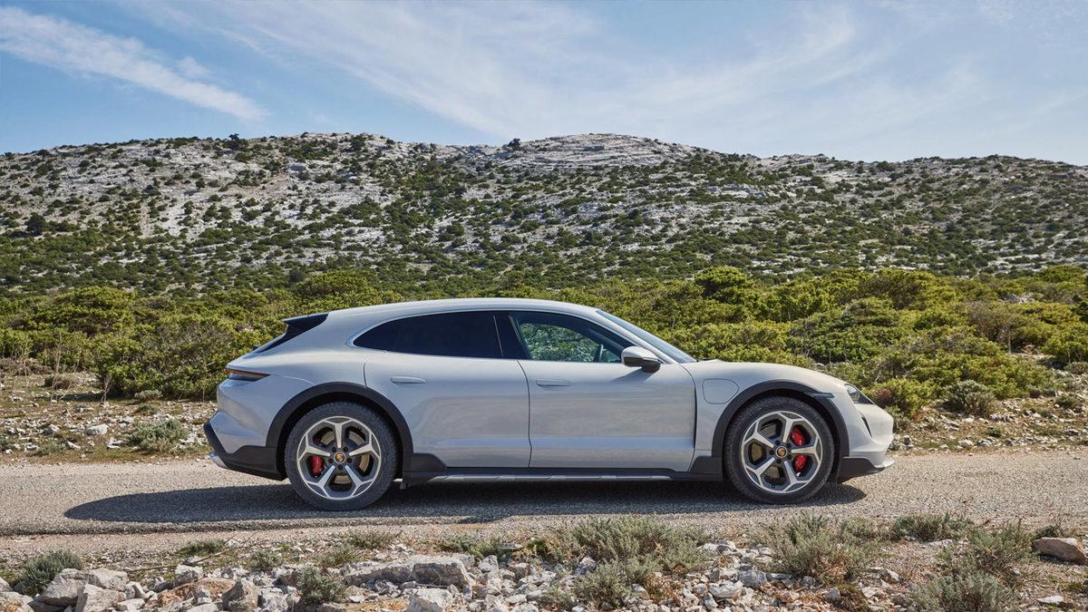 Porsche’nin Yeni Elektrikli Modeli Taycan Cross Turismo Tanıtıldı