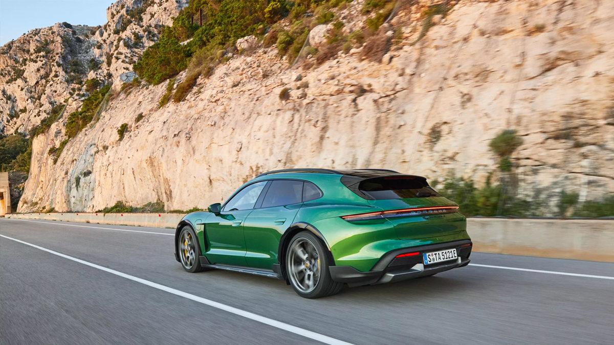 Porsche’nin Yeni Elektrikli Modeli Taycan Cross Turismo Tanıtıldı