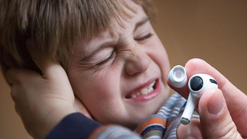 Apple, AirPods’un Bir Çocukta Kalıcı İşitme Kaybına Sebep Olduğu İddiasıyla Dava Edildi