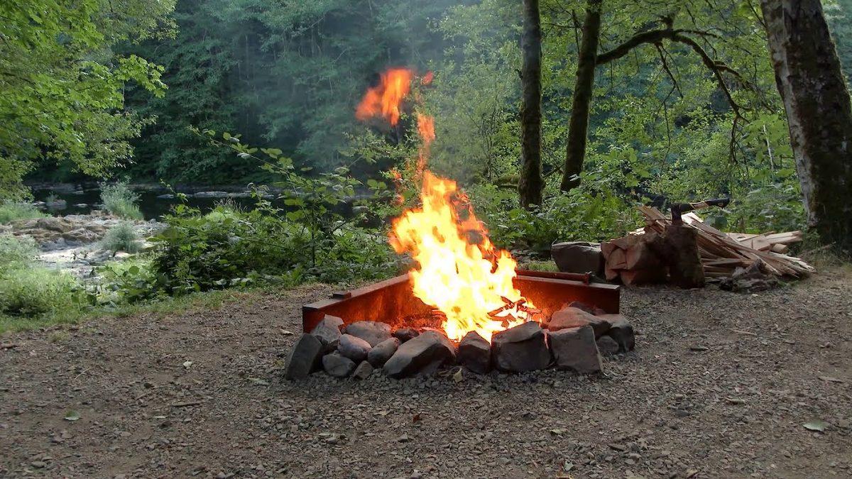 Otel Yerine Doğayı Tercih Edenler İçin Kamp Ateşi Nasıl, Hangi Malzemelerle Yakılır? Adım Adım Anlattık