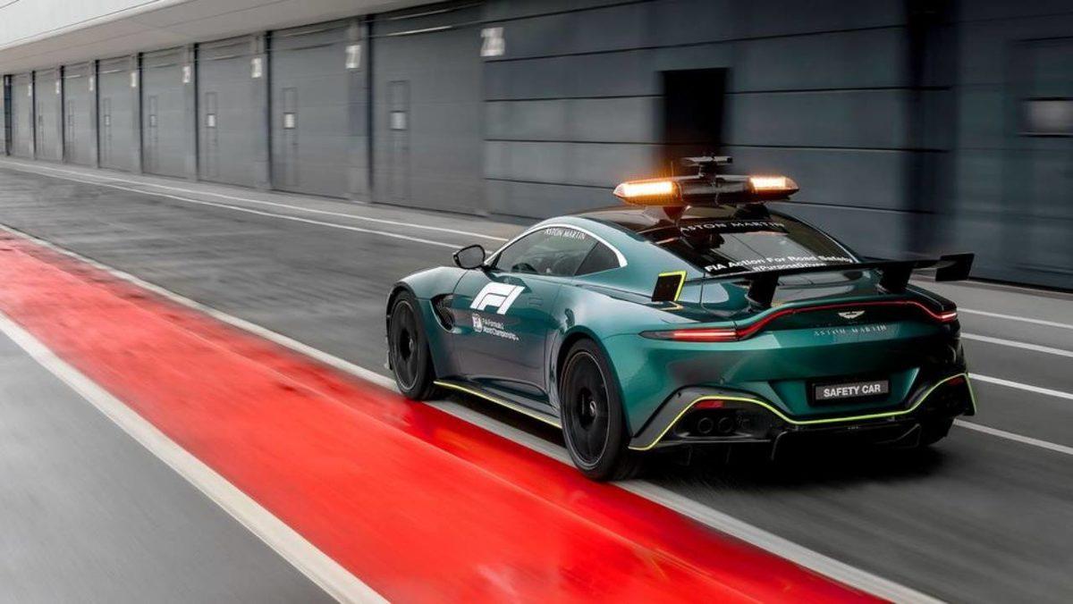 Aston Martin, ’Sık Sık Piste Çıksa da Görsek’ Dedirtecek Karizmaya Sahip F1 Güvenlik Aracını Duyurdu