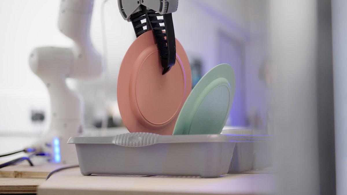 Dyson, Ev Tipi Yardımcı Robotlar Üzerinde Çalışmaya Başladı: Bilim Kurgu Filmleri Gerçek Oluyor!