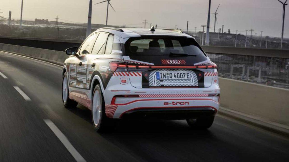 Navigasyon Bilgilerini Direkt Yola Yansıtacak Audi Q4 e-tron’un İç Mekan Fotoğrafları Paylaşıldı