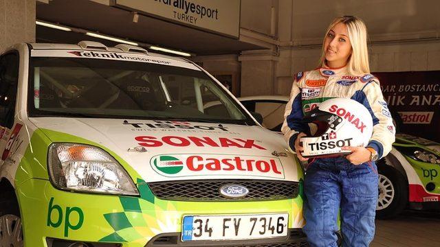 Türkiye’nin Kadın Ralli Şampiyonu Burcu Burkut Erenkul’dan Adrenalin Dolu ’Acemi Şoför’ Şakası