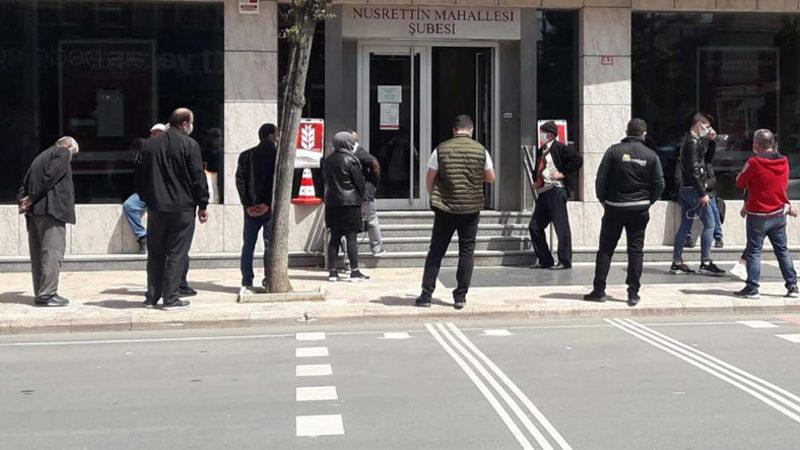 Bankalar Yakında Cumartesi de Açık Olacak mı? Cumartesi Hizmet Verecek İlk Banka Olacak Yapı Kredi Kararından Vazgeçmiş Olabilir