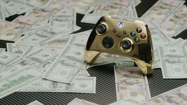 Bir YouTuber, 18 Ayar Altından 87 Bin Dolarlık Xbox Series X Oyun Kolu Yaptı [Video]