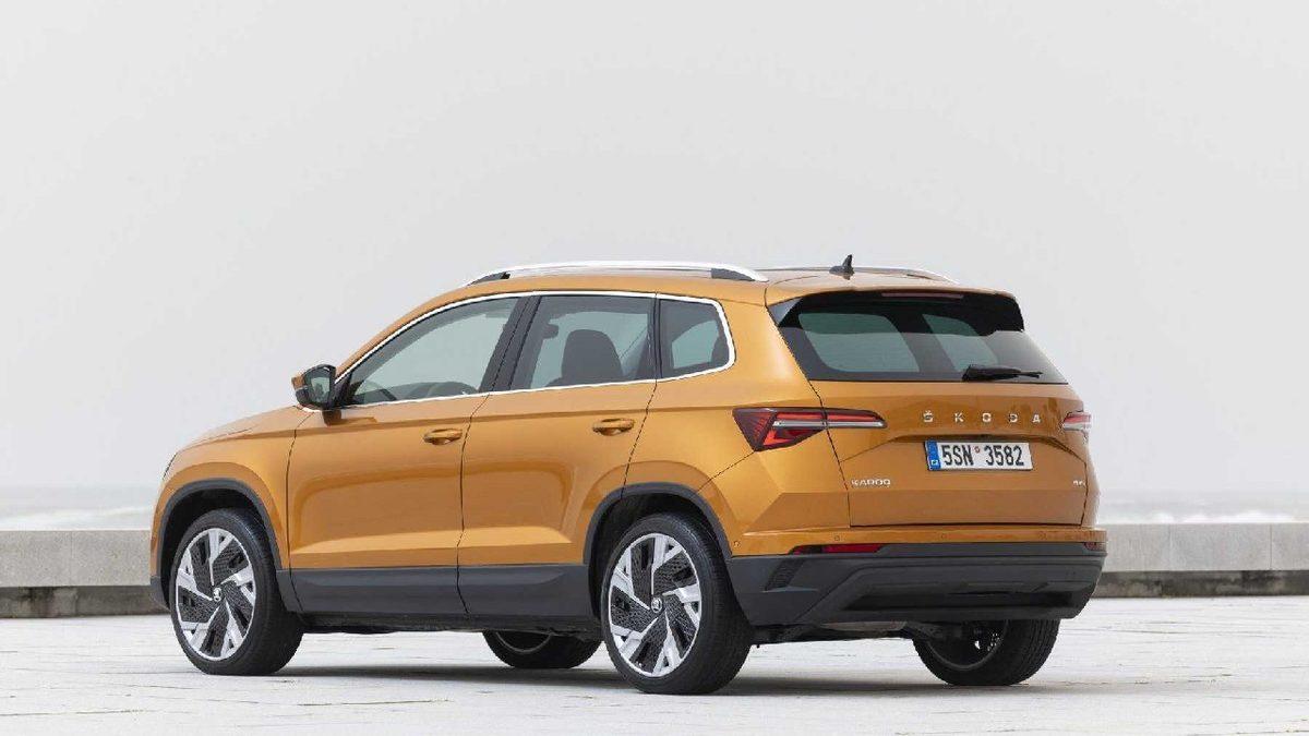 Yenilenen Skoda Karoq Türkiye’de Satışa Sunuldu: İşte Fazlasıyla Şık Tasarımı ve Hevesleri Kursakta Bırakan Fiyatı