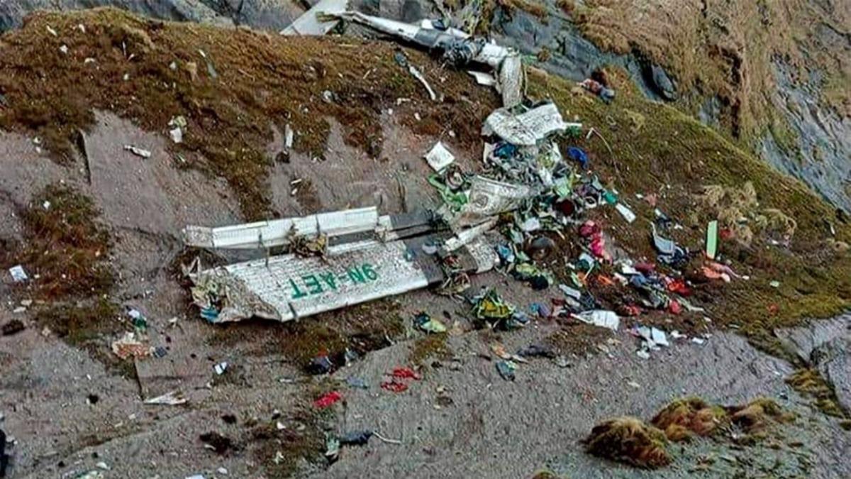 Nepal’de Kaybolan Yolcu Uçağının Enkazına Ulaşıldı: Kurtulan Olmadı!