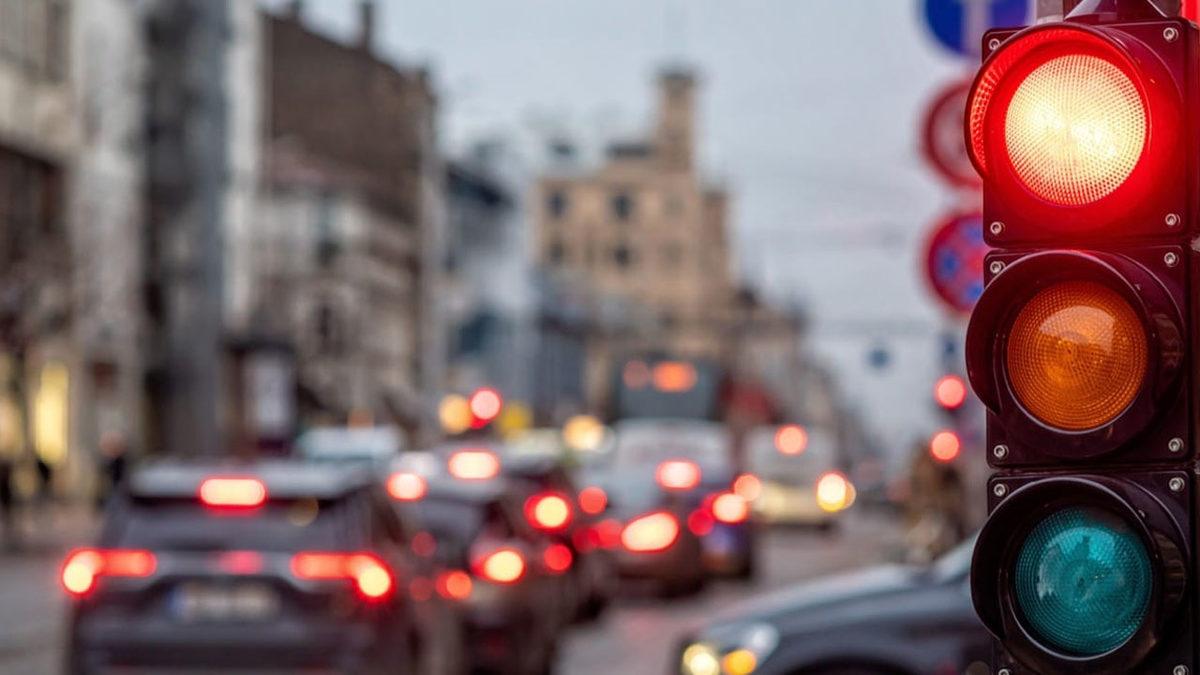 Sürücülerin Kırmızı Işıkta Sinir Krizleri Geçirmesini Engelleyecek Yapay Zeka Geliştirildi