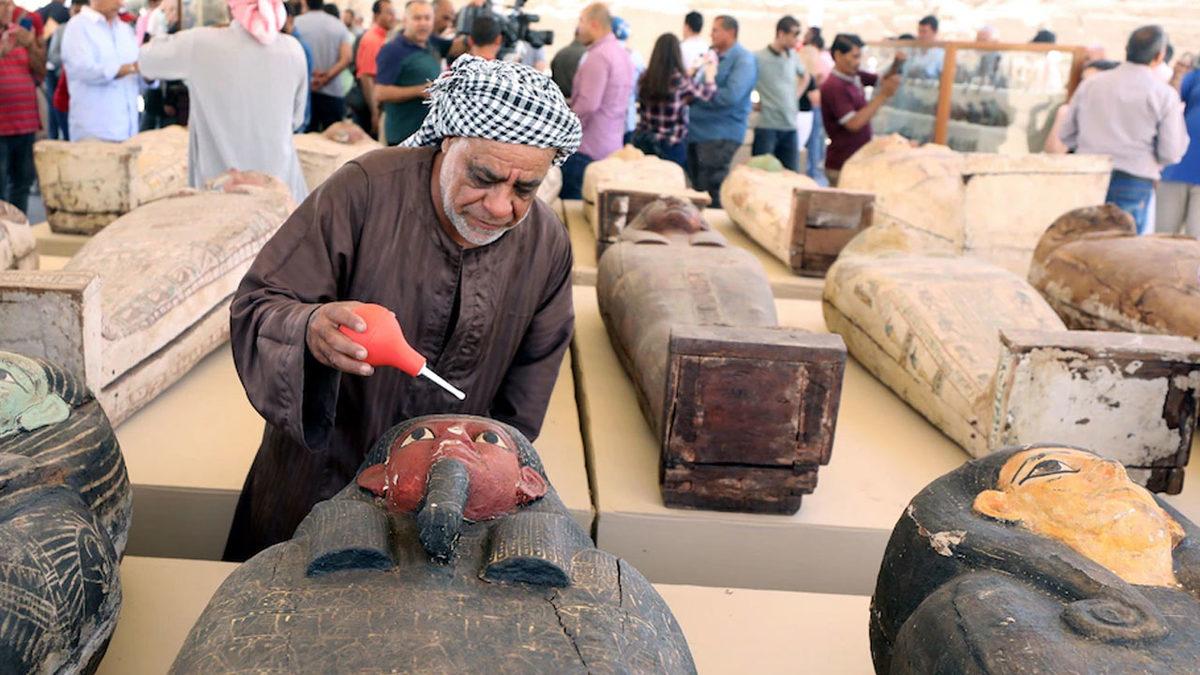 Mısır’da 2500 Yıllık Yüzlerce Mumya Keşfedildi: 9 Metrelik Hiç Açılmamış Papirüs Bulundu