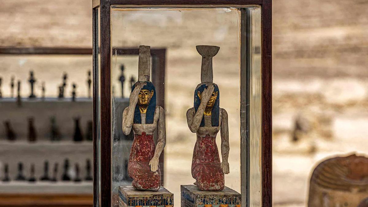 Mısır’da 2500 Yıllık Yüzlerce Mumya Keşfedildi: 9 Metrelik Hiç Açılmamış Papirüs Bulundu