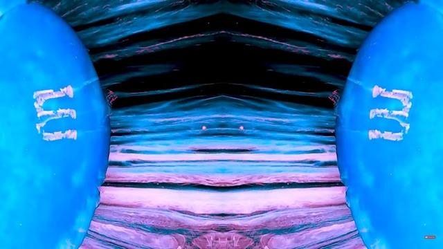 Bir YouTuber’ın M&M’leri Suda Çözündürerek Elde Ettiği Harika Görüntüler [Video]