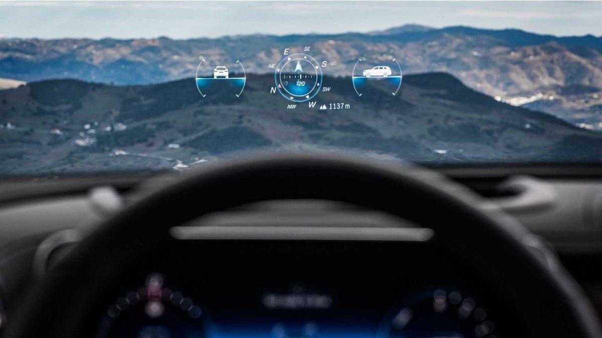 İlk Hibrit Motorlu Mercedes-Benz GLC Tanıtıldı: Lüks ve Konfor Güçle Buluştu!