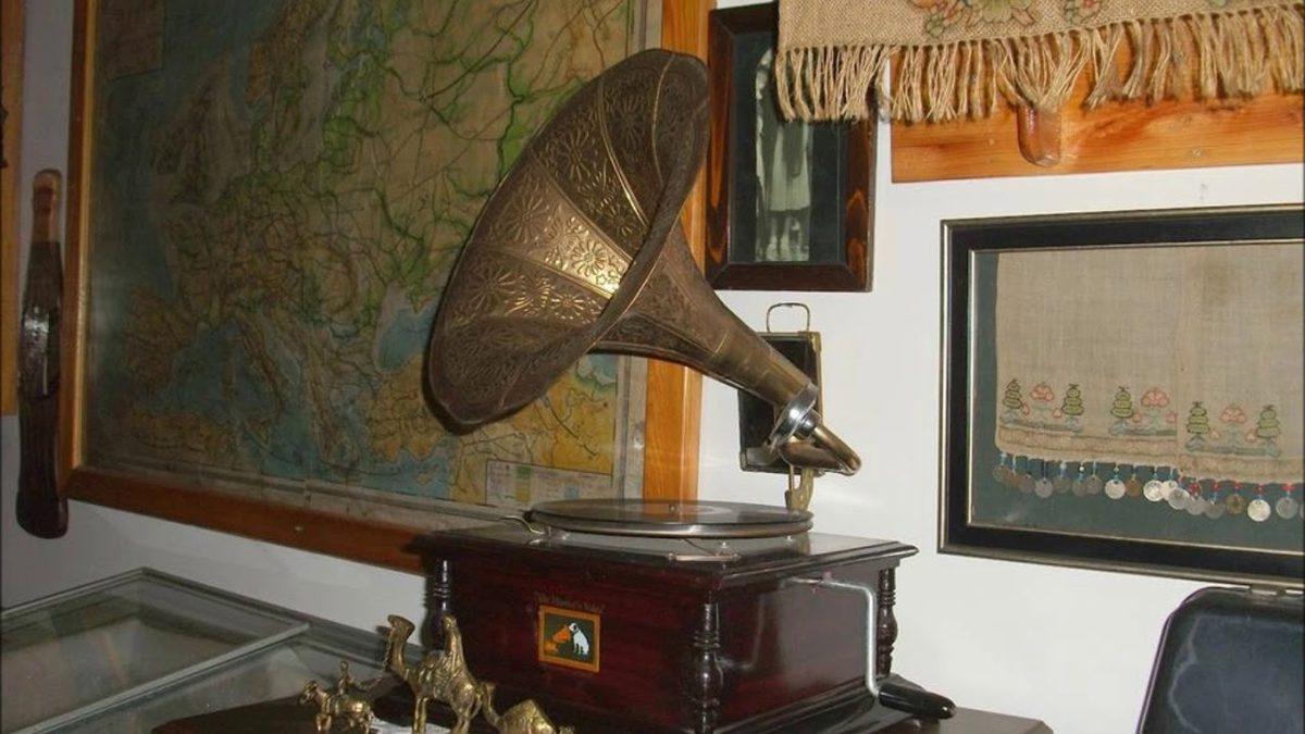 Şimdilerde Çok Kolay Olan Müzik Dinlemenin Yıllar Önceki Hali: Pikap Nedir, Ne zaman İcat Edildi?