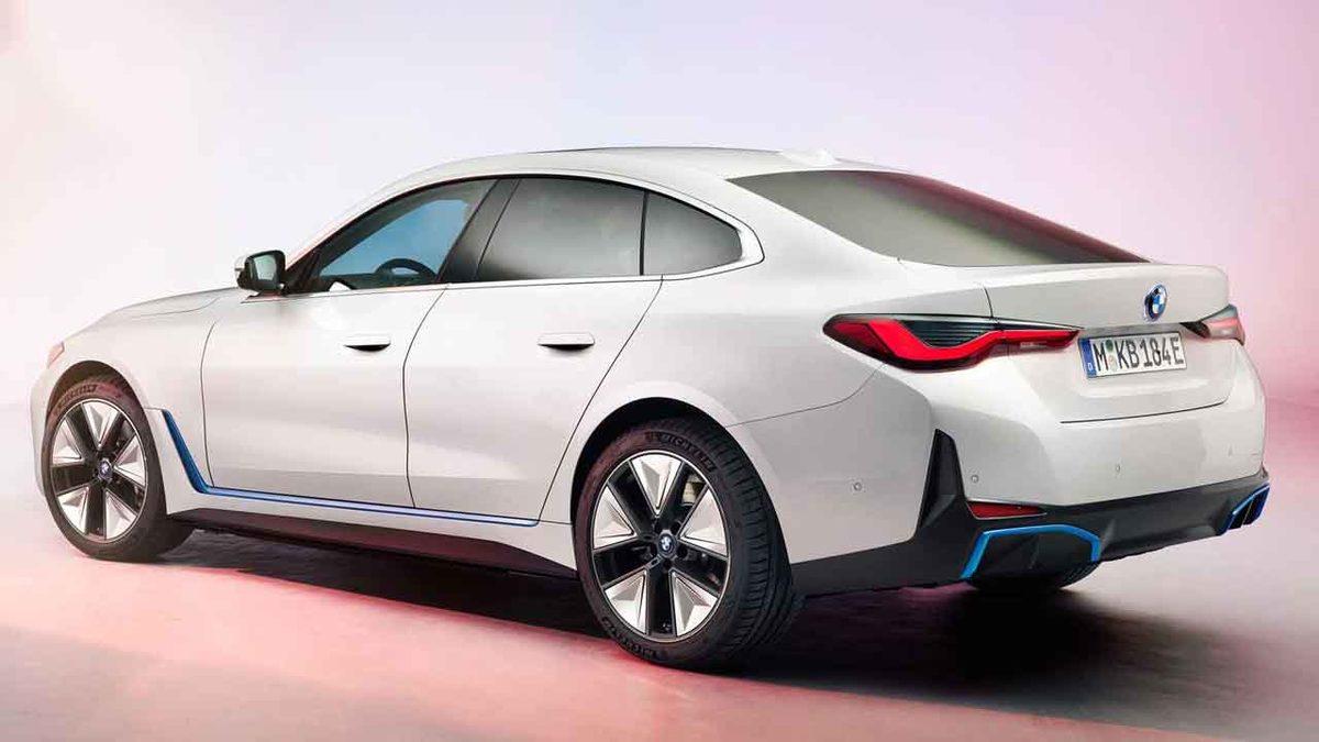 BMW, 2022 Model i4’ün Nihai Tasarımını Gösterdi: Adeta Ateş Ediyor