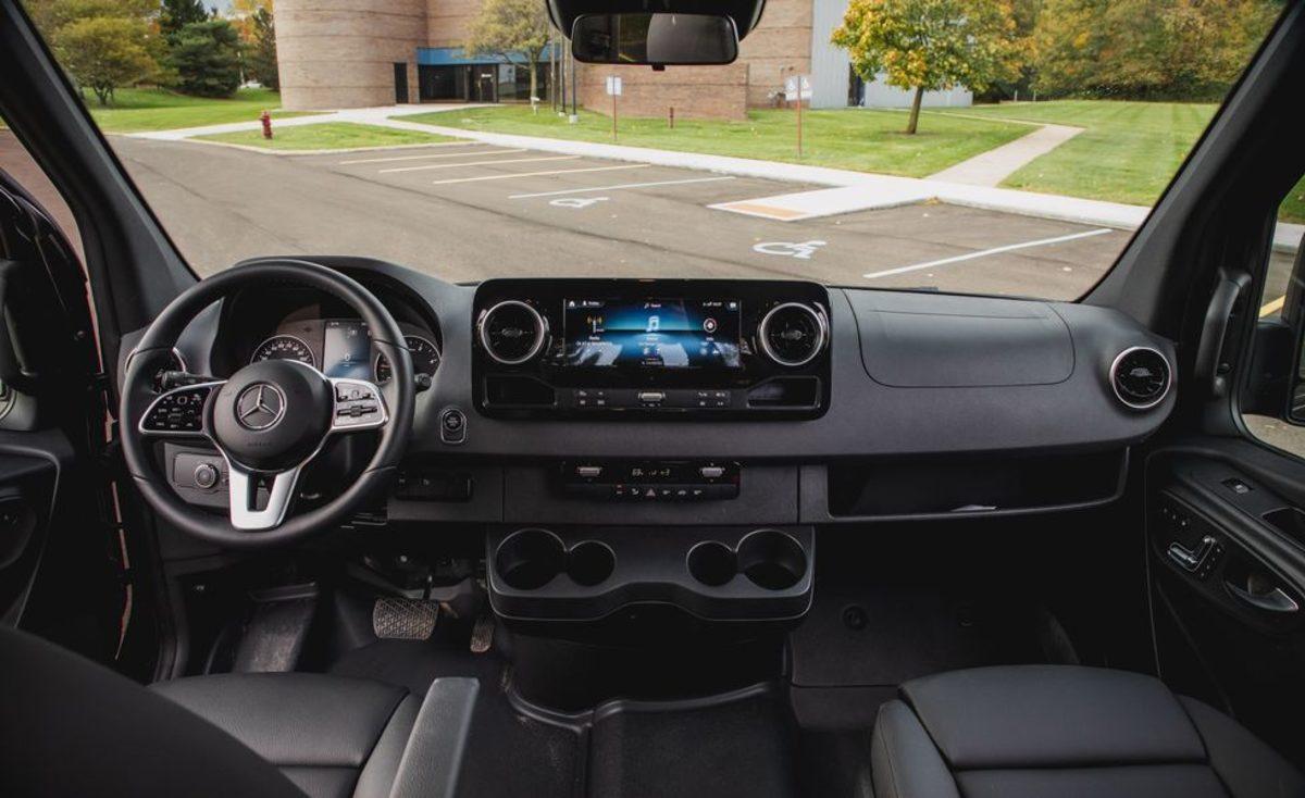 Otomobili Aratmayan Konforuyla Mercedes Sprinter’ın Dikkat Çeken Özellikleri ve Fiyat Listesi