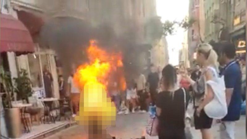 Kendini Yakan Adamı Görünce Selfie Çekmenin, Sokakta Çıplak Dolaşmanın Ardındaki Psikolojik Nedenler: Toplumsal Bir Çöküşte miyiz?