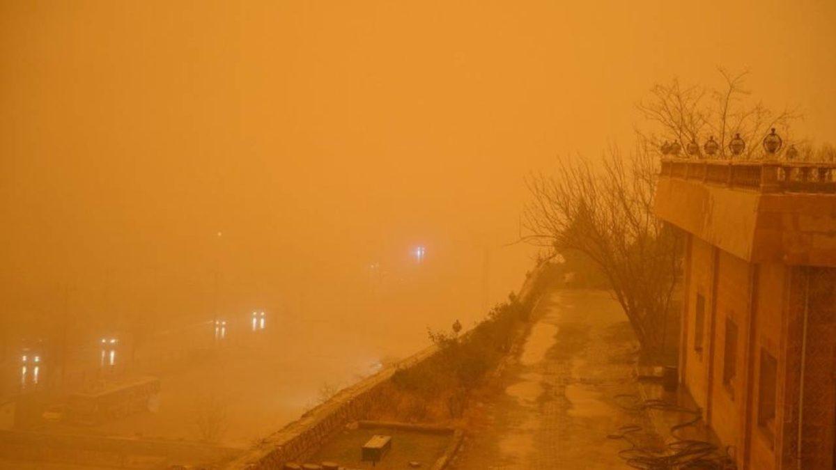 Şu Sıralar Gökyüzünü Cehenneme Çeviren Toz Fırtınalarının Ortaya Çıkma Sebebi Nedir, Soluduğunuzda Ne Gibi Etkileri Var?