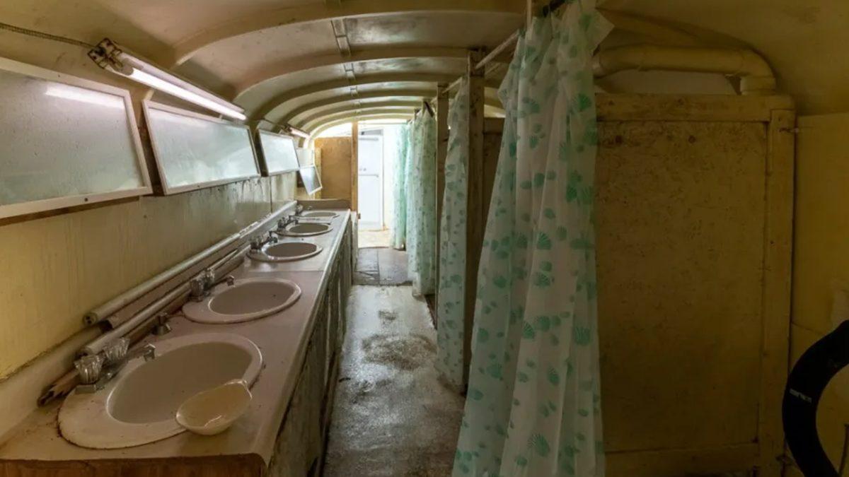 Çılgın Bir Adam 42 Yıl Önce 42 Tane Okul Otobüsü Alıp Toprağa Gömdü: Peki Bunu Yapma Sebebi Neydi?