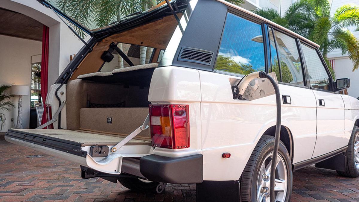 ECD, Dünyanın İlk Tesla Motorlu Elektrikli Range Rover Classic’ini Tanıttı
