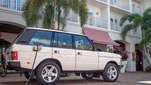 ECD, Dünyanın İlk Tesla Motorlu Elektrikli Range Rover Classic’ini Tanıttı