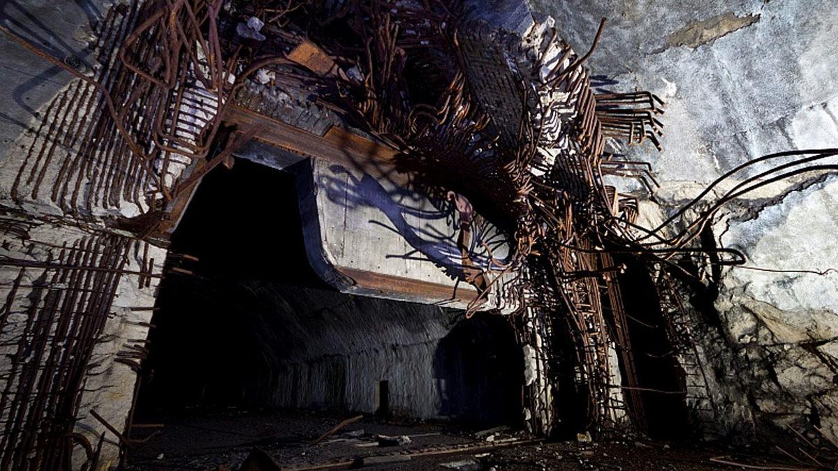 Soğuk Savaş Döneminde Bir Dağın İçine İnşa Edilen Zeljava Hava Üssü’nün Tuhaf Hikayesi