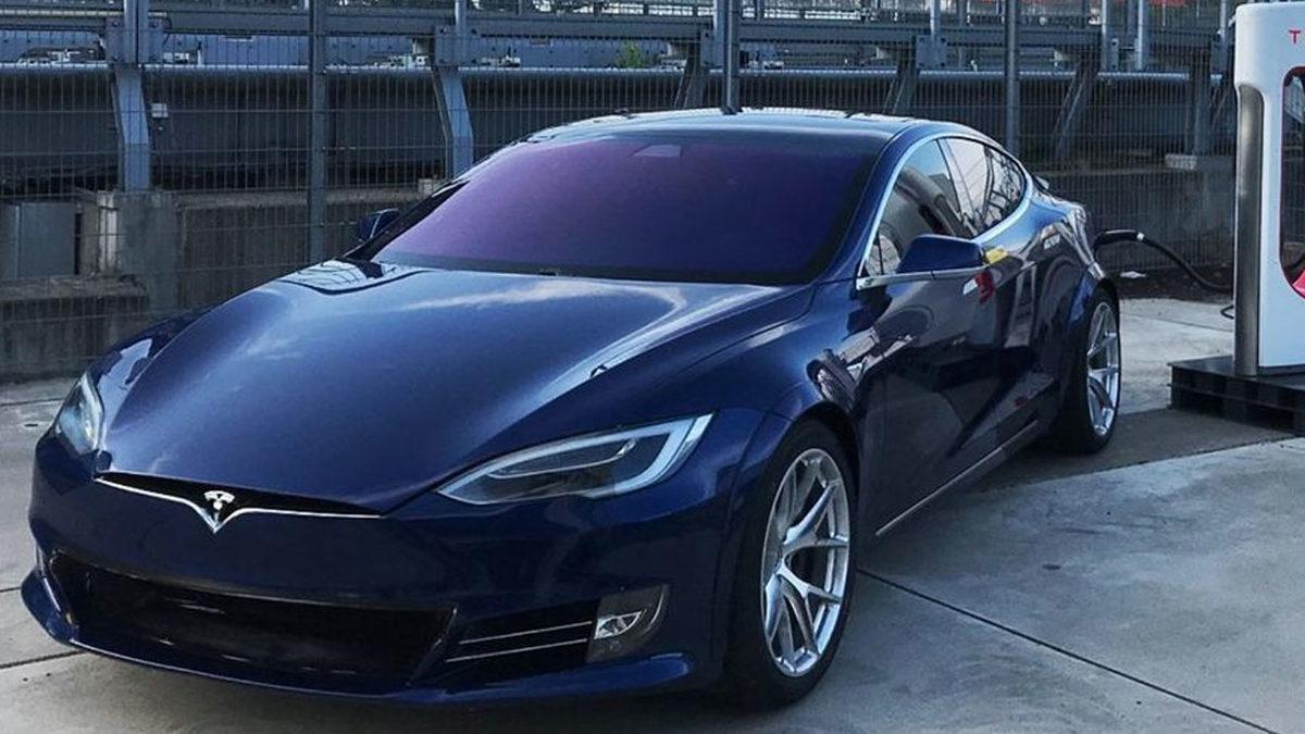Çin, Tesla Otomobillerin Askeri Üs Yakınlarında Bulunmasını Yasakladı