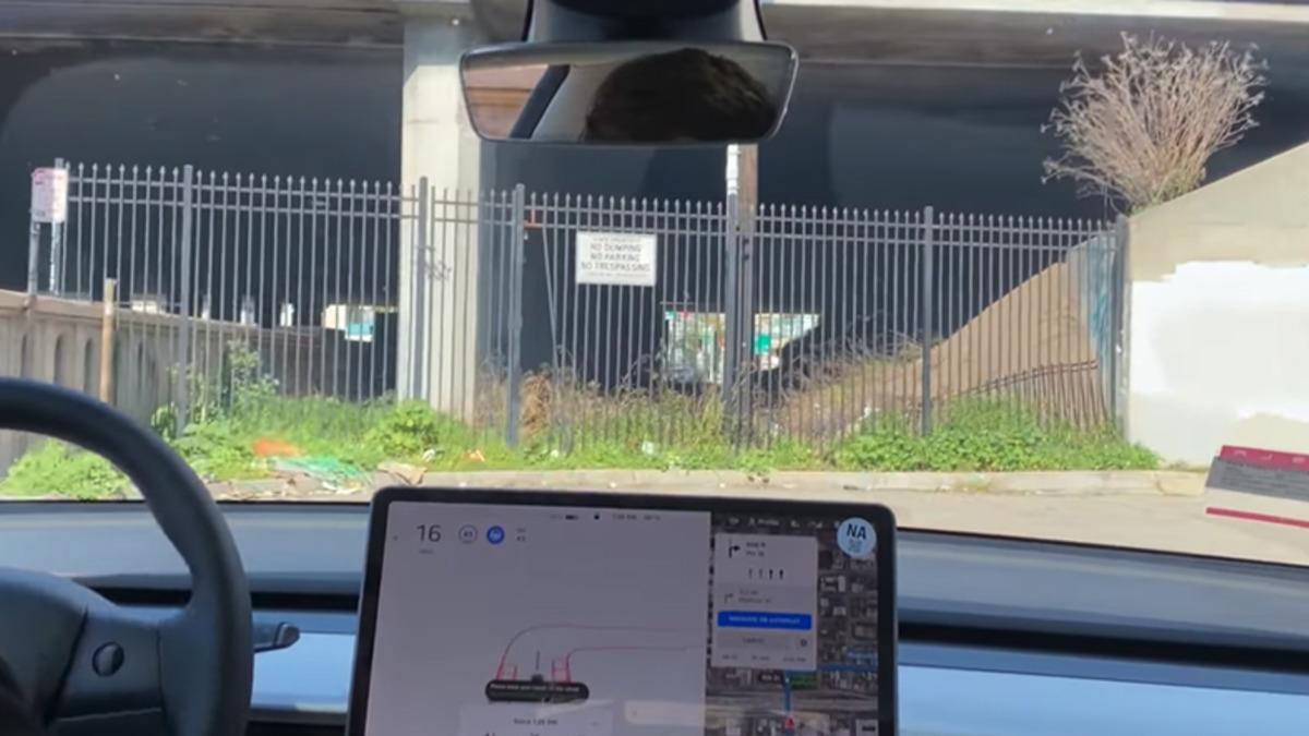 Tesla’nın Defalarca Kez Kazaya Davetiye Çıkardığı, Gerilim Dolu Tam Otomatik Sürüş Testi [Video]