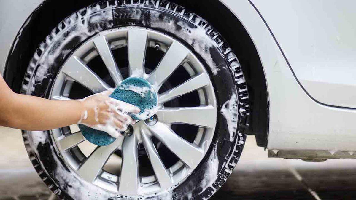 Antalya’da Bir Adam, Otomobilini ’Çamaşır Suyu’ ile Yıkadıktan Sonra Fenalaşarak Hayatını Kaybetti