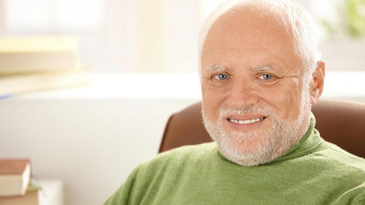 Hüzünlü Bir Gülüşe Sahip, Son Zamanların İnternet Fenomeni Olan Yaşlı Adamın Hikayesi