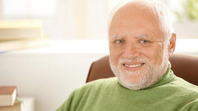 Hüzünlü Bir Gülüşe Sahip, Son Zamanların İnternet Fenomeni Olan Yaşlı Adamın Hikayesi