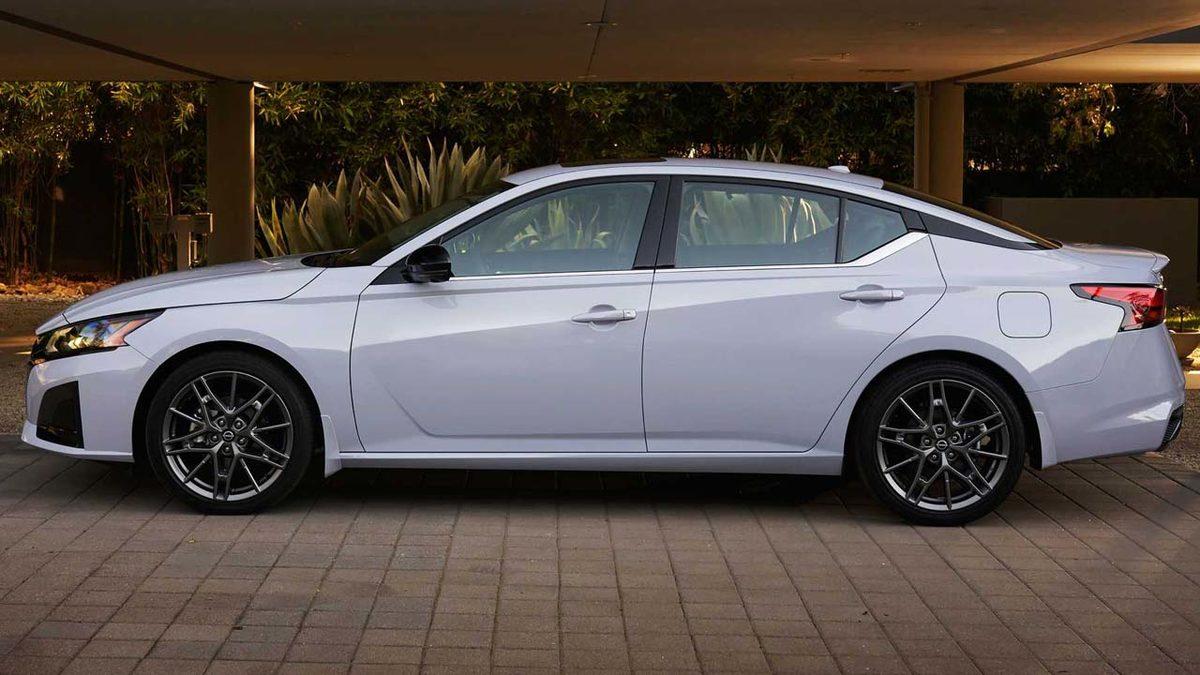 Passat Rakibi ’Nissan Altima’ Tanıtıldı: İşte Hem Sportif Hem Şık Duran Tasarımı ve Özellikleri