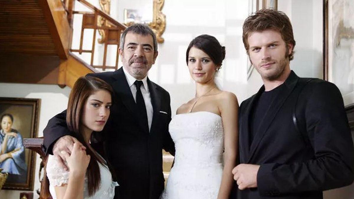 Leyla ile Mecnun Gibi Yeniden Çekilse Diye Yolunu Gözlediğimiz 20 Efsane Türk Dizisi