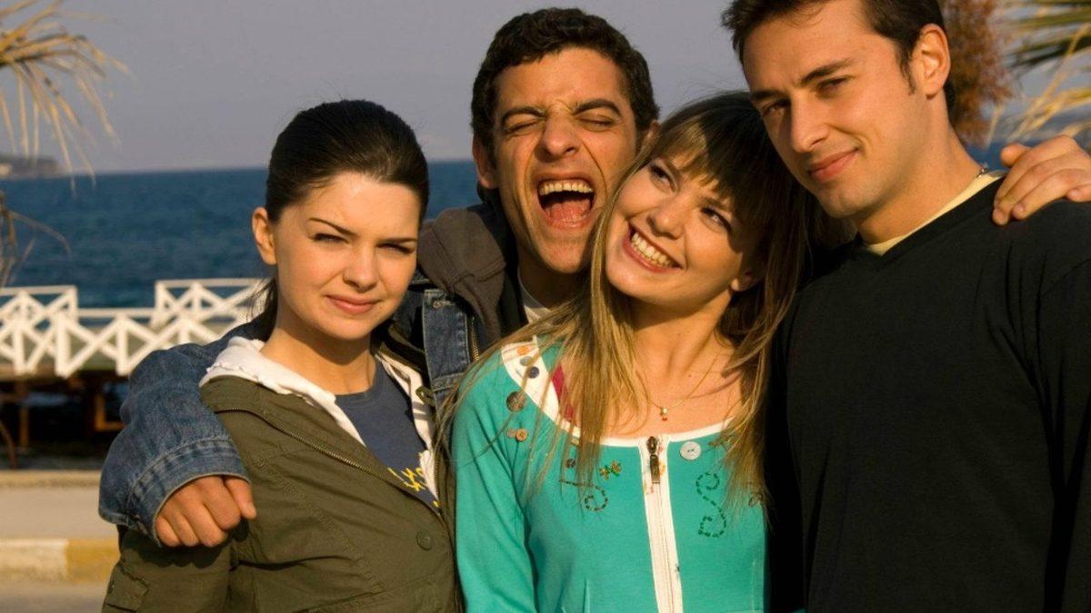 Leyla ile Mecnun Gibi Yeniden Çekilse Diye Yolunu Gözlediğimiz 20 Efsane Türk Dizisi