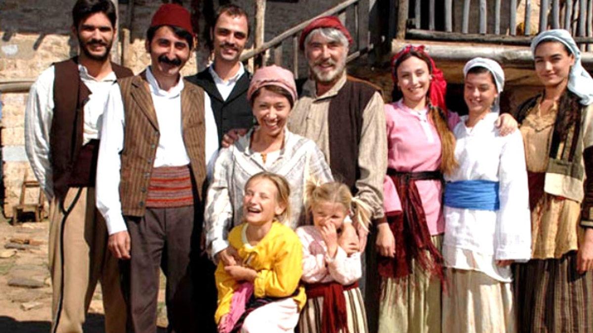 Leyla ile Mecnun Gibi Yeniden Çekilse Diye Yolunu Gözlediğimiz 20 Efsane Türk Dizisi