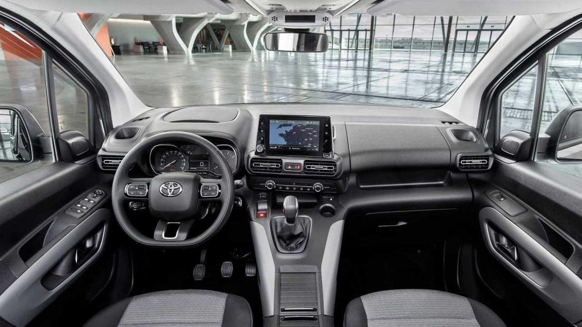 Pikniklerin Yeni Vazgeçilmezi Olabilir: Toyota Proace’in Türkiye Fiyatı Açıklandı