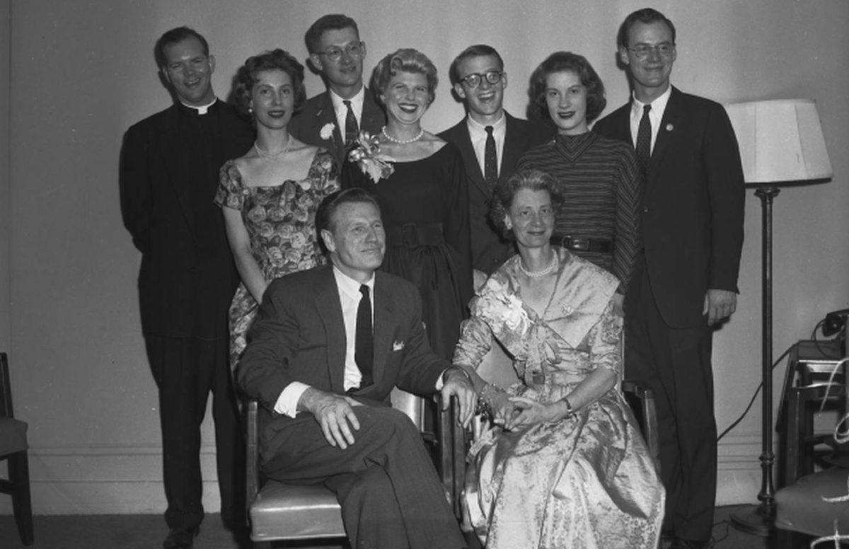 Dünyayı Yöneten Ailenin(!), Yamyamlar Tarafından Öldürüldüğü Söylenen Üyesi: Michael Rockefeller