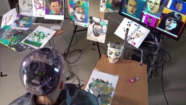 Tarihin Vatandaşlık Verilen İlk Robotu Sophia, Çizdiği Tabloyu NFT ile 5,5 Milyon TL’ye Sattı
