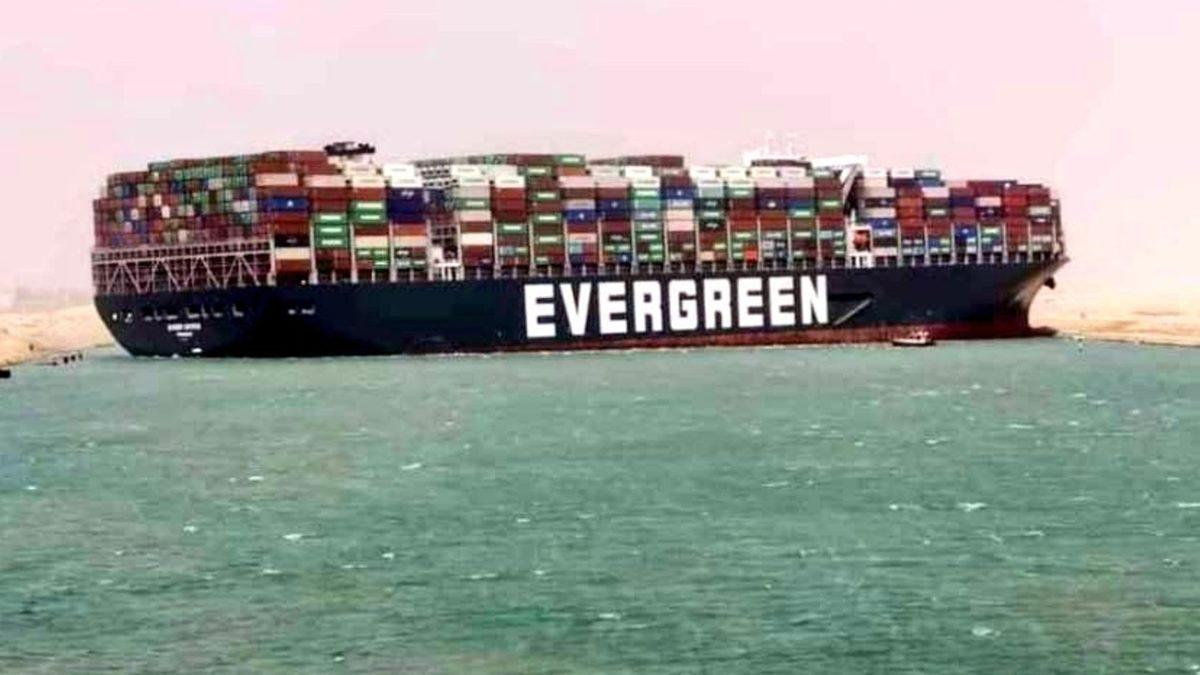 Türkiye’den Süveyş Kanalı’nı Kapatan Gemi Hakkında Açıklama: İsterlerse Kurtarabiliriz