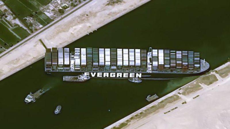 Türkiye’den Süveyş Kanalı’nı Kapatan Gemi Hakkında Açıklama: İsterlerse Kurtarabiliriz