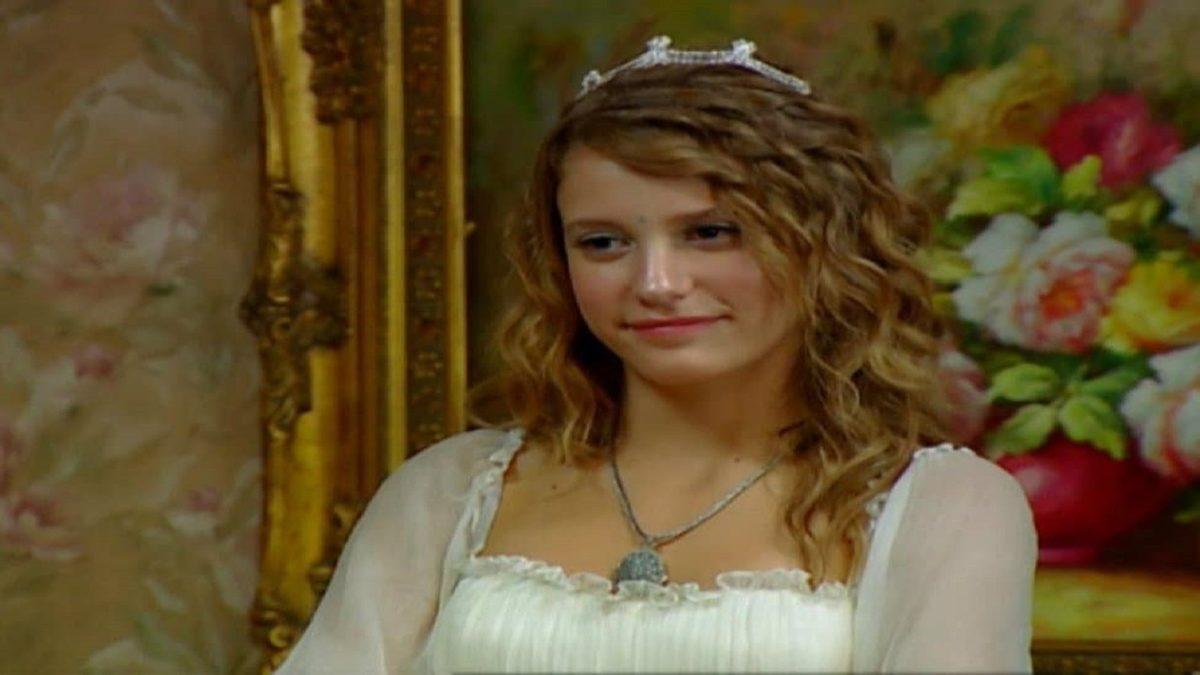 Başarılı Oyuncu Serenay Sarıkaya’nın Rol Aldığı En İyi Film ve Diziler