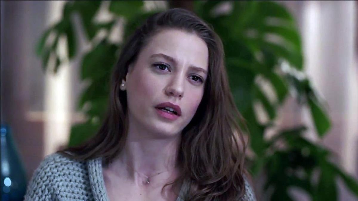Başarılı Oyuncu Serenay Sarıkaya’nın Rol Aldığı En İyi Film ve Diziler