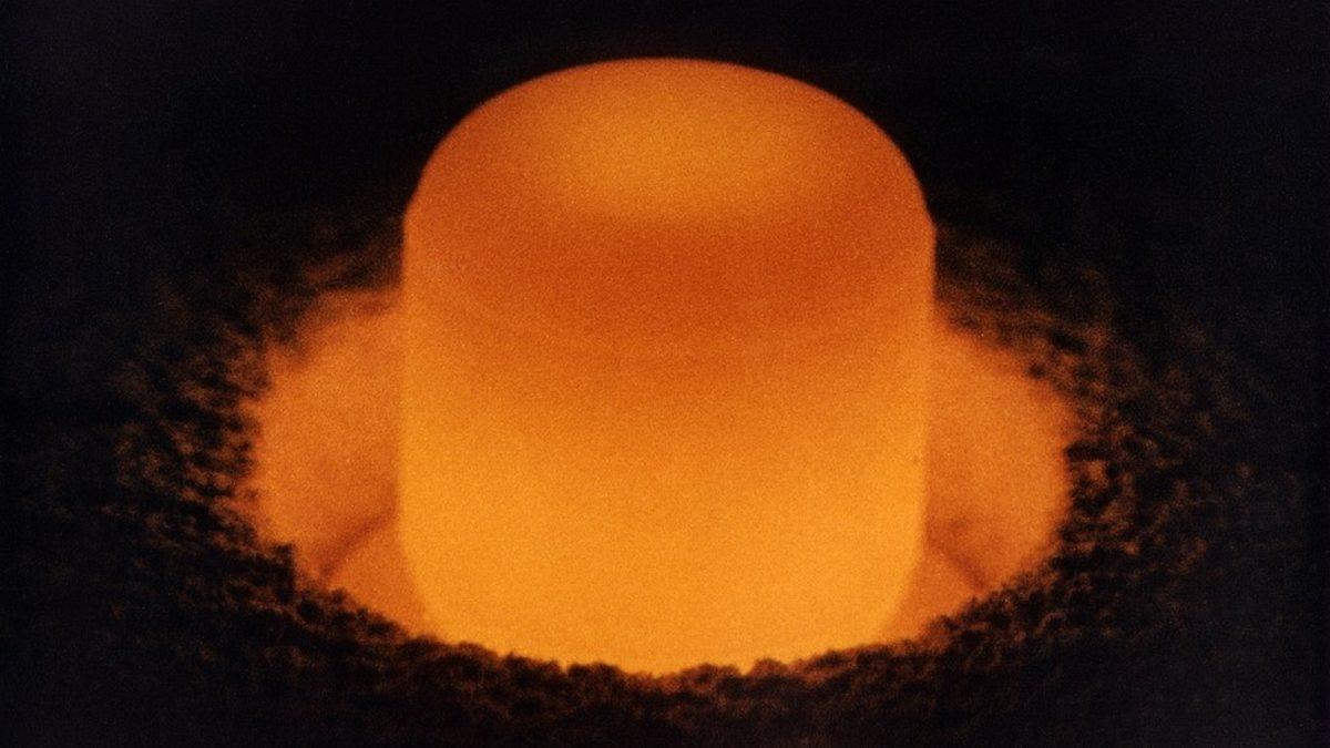 Hani Olur da Başınıza Gelirse Diye Anlatıyoruz: Bulunduğunuz Yere Bir Uydu Düşerse Ne Yapmalısınız?