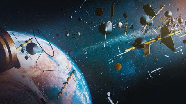 Hani Olur da Başınıza Gelirse Diye Anlatıyoruz: Bulunduğunuz Yere Bir Uydu Düşerse Ne Yapmalısınız?